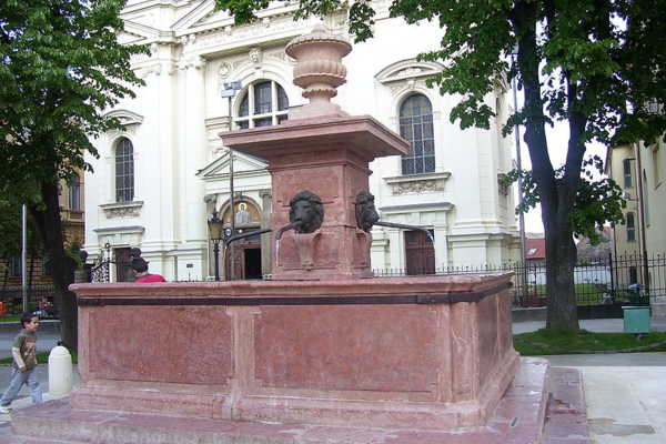Sremski Karlovci fontana 4 lava